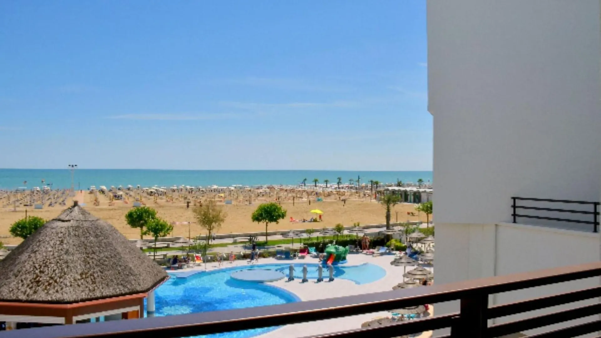 Elegant Seaview Flat With Private Terrace Apartment Bibione